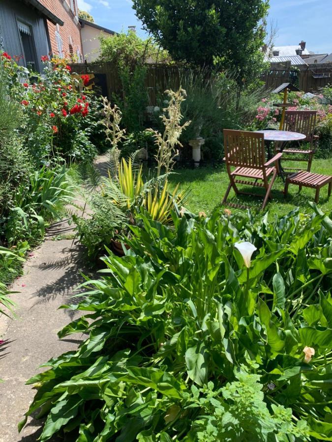 Dom'S Garden Livarot-Pays-d'Auge Exterior foto